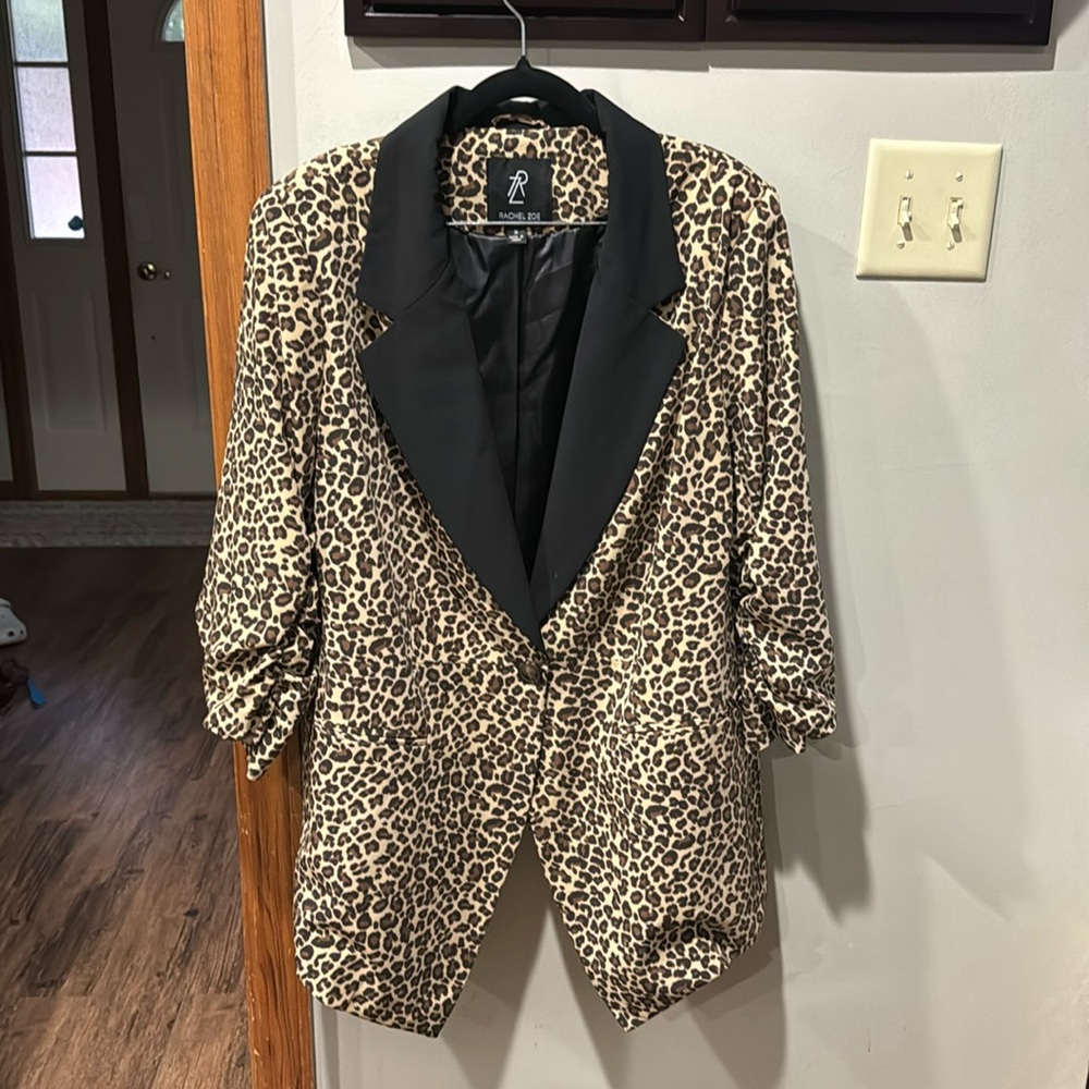 Tuxedo-style Animal Print Blazer